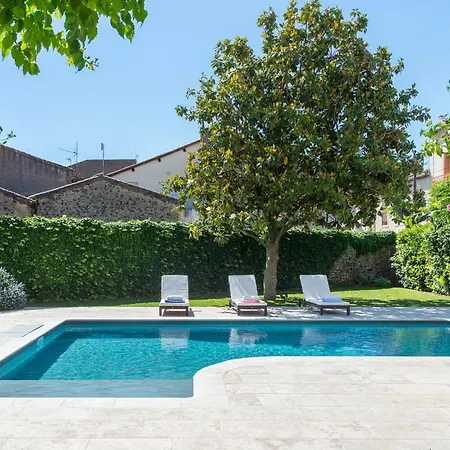 Saint-thibery Sleeps 9 Pool Wifi