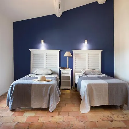 Villa Saint-thibery Sleeps 9 Pool Wifi