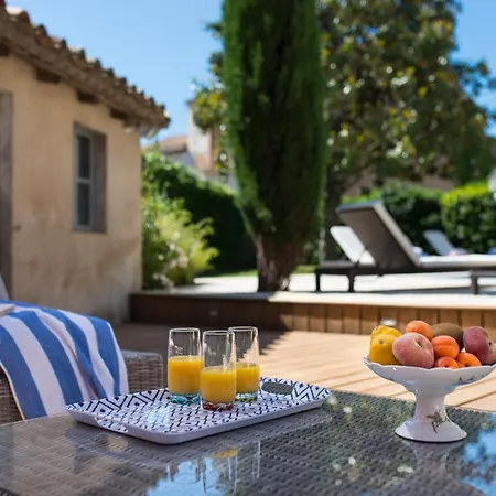 Saint-thibery Sleeps 9 Pool Wifi