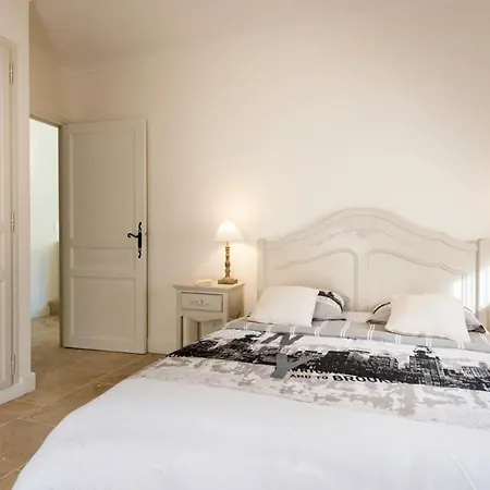 Saint-thibery Sleeps 9 Pool Wifi