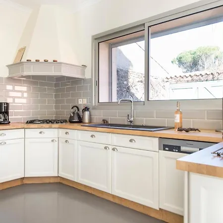 Saint-thibery Sleeps 9 Pool Wifi Villa *