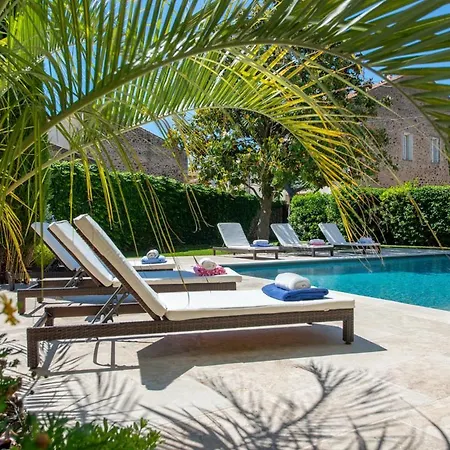 Saint-thibery Sleeps 9 Pool Wifi Villa Saint-Thibéry